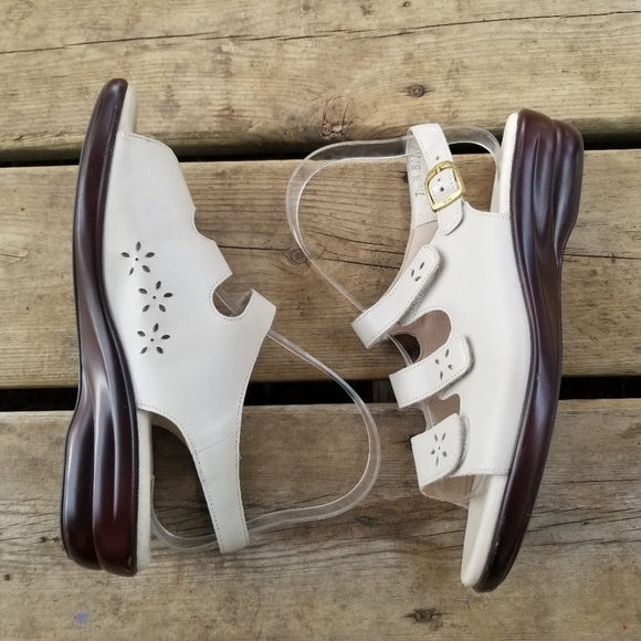 SAS Quatro Slingback Floral Flower Power y2k Strappy Bone Leather Sandals 7.5 - Picture 6 of 9